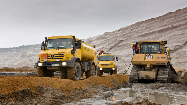 Mercedes-Benz Unimog U 4000/U 5000