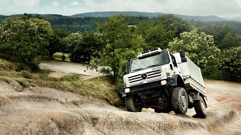 Mercedes-Benz Unimog U 4000/U 5000